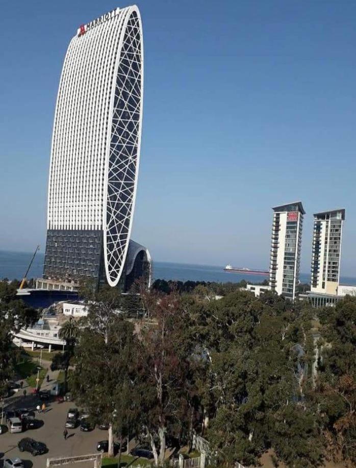 Appartement Apartament With Sea View à Batoumi Extérieur photo