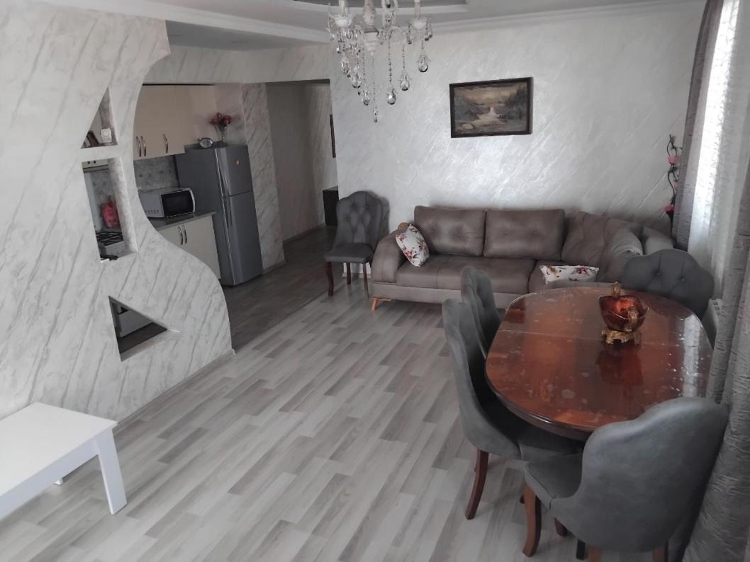 Appartement Apartament With Sea View à Batoumi Extérieur photo